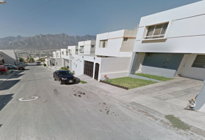 Foto de inmueble en Cda. de Nochebuena Nte., Misión de Santa Catarina Tercer Sector, 66360 Cdad. Santa Catarina, N.L., Col. Misión Santa Catarina C.P. 66360, Santa Catarina