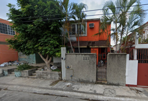 Foto de inmueble en Los Insurgentes, Col. Insurgentes C.P. 89349, Tampico