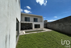 Foto de inmueble en Oyamel #116, Col. Lomas Verdes de Ahuatepec C.P. 62325, Cuernavaca