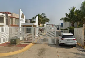 Foto de inmueble en PALOMA ALTOLAGUIRRE #0, Col. Paraíso Coatzacoalcos C.P. 96523, Coatzacoalcos