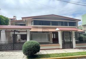 Foto de inmueble en Paseo Santa Teresa #109, Col. San Carlos C.P. 52159, Metepec