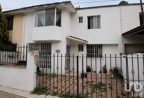 Foto de inmueble en Prolongación Pino Suarez #520, Col. Residencial Frondoso C.P. 76177, Querétaro
