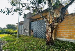 Foto de inmueble en Venta DE Terreno Bardeado Y CON Portón Sobre Carretera A Zacango, Col. San Miguel Zacango C.P. 50265, Toluca