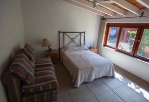 Foto de inmueble en  , Col. Tetecolala (Amp. Civac) C.P. 62529, Tepoztlán