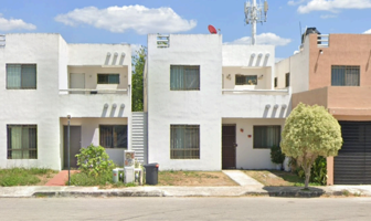 Foto de inmueble en C. 100A 136, Fraccionamiento Las Américas 2, 97302 Mérida, Yuc. #136, Col. Residencial La Alborada C.P. 97302, Mérida