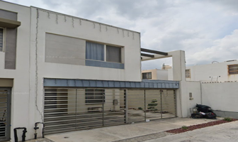 Foto de inmueble en Lomas del Almendro, 66024 Mitras Poniente, N.L., Col. Lomas del Sur C.P. 66024, García