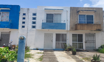 Foto de inmueble en Cto. Laguna del Marques Sur, Lagos de Puente Moreno, 94274 Fraccionamiento Puente Moreno, Ver., Col. Lagos de Puente Moreno C.P. 94274, Medellín de Bravo