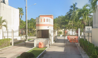 Foto de inmueble en Privada Jardines De la Costa, Supermanzana 77, Los Corales, 77528 Cancún, Q.R. #18, Col. Jardines de Banampak C.P. 77528, Benito Juárez