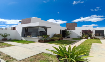 Foto de inmueble en José Hernandez Guerra, 78421 Laguna de Santa Rita, S.L.P., Col. Laguna de Santa Rita C.P. 78421, San Luis Potosí