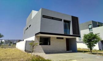 Foto de inmueble en Calle Paseo de la Estrella parques vallarta, Col. PARQUES VALLARTA C.P. 45022, Zapopan