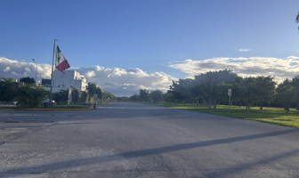 Foto de inmueble en Av Huayacán, 77560 Cancún, Q.R., Col. Residencial Río C.P. 77560, Benito Juárez