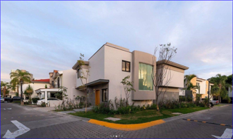 Foto de inmueble en P.º de los Virreyes 980, Virreyes, 45110 Zapopan, Jal. #980Int. 00, Col. Virreyes Residencial C.P. 45110, Zapopan