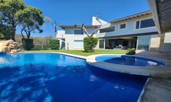 Foto de inmueble en Exclusiva Casa LAS FLORES con Alberca Jacuzzi y Tobogán, Col. Ixtapan de la Sal C.P. 51900, Ixtapan de la Sal