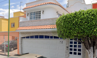 Foto de inmueble en Av Jose de San Martin 28, Fraccionamiento Las Americas, Las Américas, 55076 Ecatepec de Morelos, Méx #28, Col. Las Américas C.P. 55076, Ecatepec de Morelos