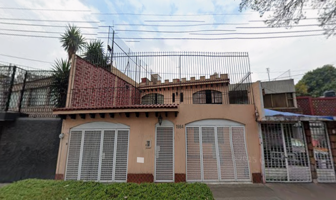 Foto de inmueble en Canal de Miramontes 1984, Educación, Coyoacán, 04400 Ciudad de México, CDMX #1984, Col. Educación C.P. 04400, Coyoacán