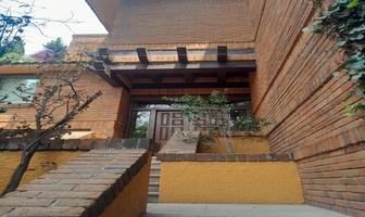 Foto de inmueble en 2° CDA. FUENTE DE LEONES, Col. Lomas de Tecamachalco C.P. 53950, Naucalpan de Juárez