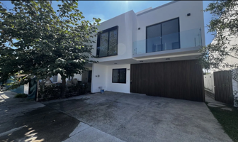 Foto de inmueble en Av. Inglaterra 3468, Bosques Vallarta, 45222 Zapopan, Jal. #3468, Col. Bosques Vallarta C.P. 45222, Zapopan