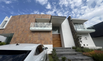 Foto de inmueble en Av. Juan Palomar y Arias 1180, Jardines Universidad, 45136 Zapopan, Jal. #1180, Col. Abadía C.P. 45136, Zapopan