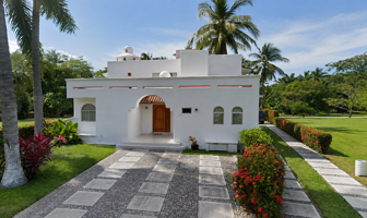 Foto de inmueble en Camarón 12, Club Santiago, 28868 Manzanillo, Col. #s/n, Col. Club Santiago C.P. 28868, Manzanillo