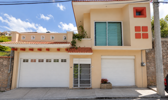 Foto de inmueble en Diamante 12, Fraccionamiento Villas Vicente Guerrero, 39096 Chilpancingo de los Bravo, Gro. #s/n, Col. Valle Esmeralda C.P. 39096, Chilpancingo de los Bravo