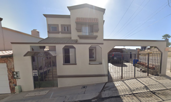 Foto de inmueble en C. Magnolia, Villa Residencial Del Prado I, 22819 Ensenada, B.C., Col. Villa Residencial del Prado C.P. 22819, Ensenada