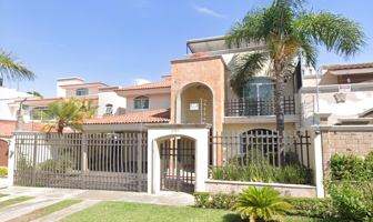 Foto de inmueble en Blvd. Bugambilias 2181, Bugambilias, 45100 Zapopan, Jal. #2181, Col. Zapopan Centro C.P. 45100, Zapopan