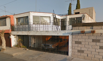 Foto de inmueble en Lucio Marmolejo 137, Zona de Oro, 38020 Celaya, Gto. #137, Col. Zona de Oro C.P. 38023, Celaya