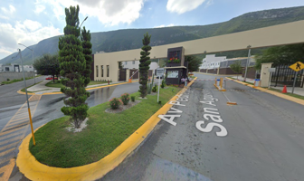Foto de inmueble en Laguna de Chapala 40, 45650 San Agustín, Jal. #40, Col. Residencial Alta California C.P. 45650, Tlajomulco de Zúñiga