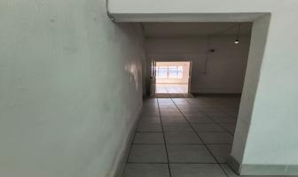 Foto de inmueble en C. Gigantes 731, Oblatos, 44400 Guadalajara, Jal. #731, Col. Oblatos C.P. 44700, Guadalajara