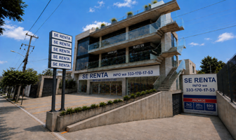 Foto de inmueble en Av. Lapizlázuli & C. Jade, La Giralda, 45089 Zapopan, Jal., Col. Residencial Victoria C.P. 45089, Zapopan