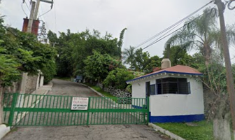 Foto de inmueble en La Montaña, Lomas de Cuernavaca, 62584 Tres de Mayo, Mor. #647, Col. Burgos Sección Casa Blanca C.P. 62584, Temixco