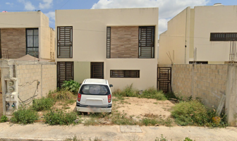 Foto de inmueble en 97249 Mérida, Yucatán #s/n, Col. Paseos de Opichen C.P. 97246, Mérida