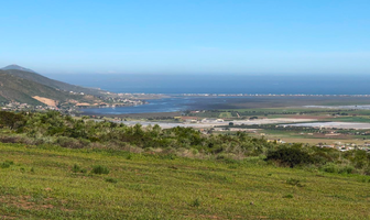 Foto de inmueble en , Col. Coronel Estéban Cantú C.P. 22794, Ensenada