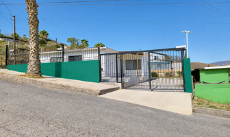 Foto de inmueble en Calle Juan Osuna Col. Benito Juarez, Col. Empleados C.P. 22820, Ensenada