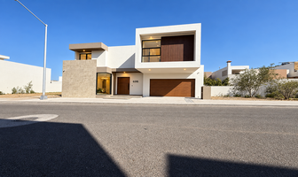 Foto de inmueble en AV. De las flores, Col. Hacienda Agua Caliente C.P. 22030, Tijuana