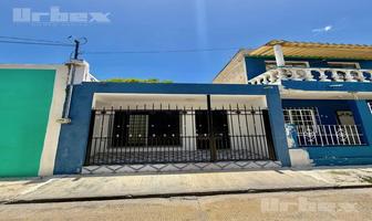 Foto de inmueble en SE Vende Bonita Casa Céntrica A Pasos DE AV. López Mateos, Barrio DE SAN Román, Campeche, Col. San Román C.P. 24040, Campeche