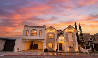 Foto de inmueble en Casa en Venta en Jardines de Versalles Saltillo, Col. Jardines de Versalles C.P. 25200, Saltillo