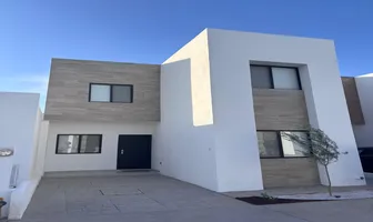 Foto de inmueble en Calle cumbres #96, Col. Los Viñedos C.P. 27023, Torreón