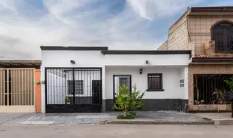 Foto de inmueble en Calle melón #110, Col. Quintas Laguna C.P. 27083, Torreón