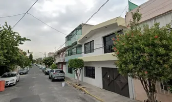Foto de inmueble en TENIENTE ROBERTO GOMEZMORENO #317, Col. Escuadrón 201 C.P. 09060, Iztapalapa
