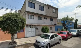 Foto de inmueble en JUAN ESCUTIA  #20, Col. Guadalupe del Moral C.P. 09300, Iztapalapa