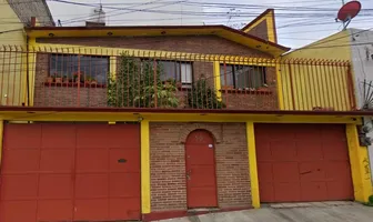 Foto de inmueble en Jumil #50, Col. Pedregal de Santo Domingo C.P. 04369, Coyoacán Foto de inmueble en Jumil #50, Col. Pedregal de Santo Domingo C.P. 04369, Coyoacán