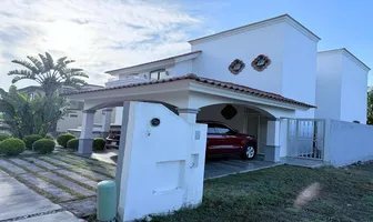 Foto de inmueble en Av San Patricio #206, Col. Fraccionamiento San Lorenzo C.P. 38136, Celaya