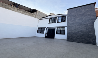 Foto de inmueble en Avenida Nogalia, Col. Las Brisas C.P. 36680, Irapuato