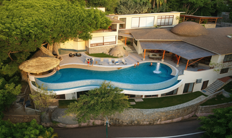 Foto de inmueble en Av. De la Concha 83, Col. Club Residencial las Brisas C.P. 39867, Acapulco de Juárez