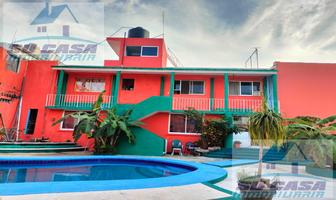 Foto de inmueble en LAS Playas, Caleta, Acapulco Casa EN Venta  CON Alberca, Col. Las Playas C.P. 39390, Acapulco de Juárez