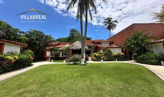 Foto de inmueble en BLVD PASEO IXTAPA, Col. Marina Ixtapa C.P. 40880, Zihuatanejo de Azueta