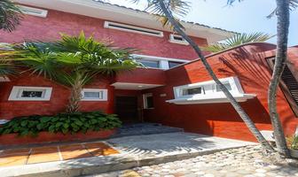 Foto de inmueble en Blvd. Paseo Ixtapa, Col. Marina Ixtapa C.P. 40880, Zihuatanejo de Azueta