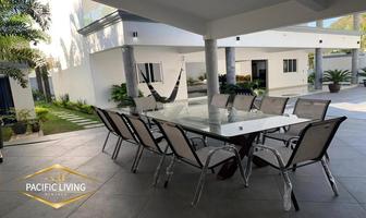 Foto de inmueble en Ixtapa, Col. Marina Ixtapa C.P. 40880, Zihuatanejo de Azueta