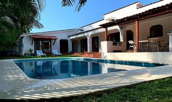 Foto de inmueble en José azueta, Col. Marina Ixtapa C.P. 40880, Zihuatanejo de Azueta